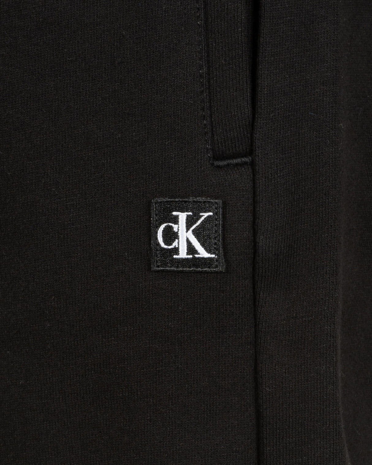 S4131548_Ck_Blackcl005