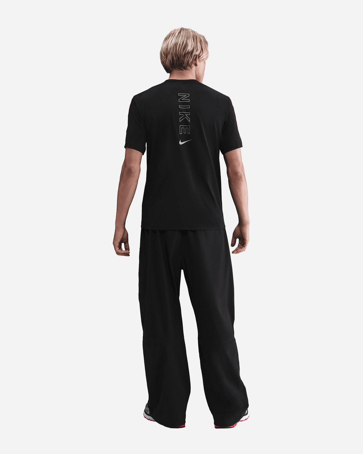 S5857483_010cl002